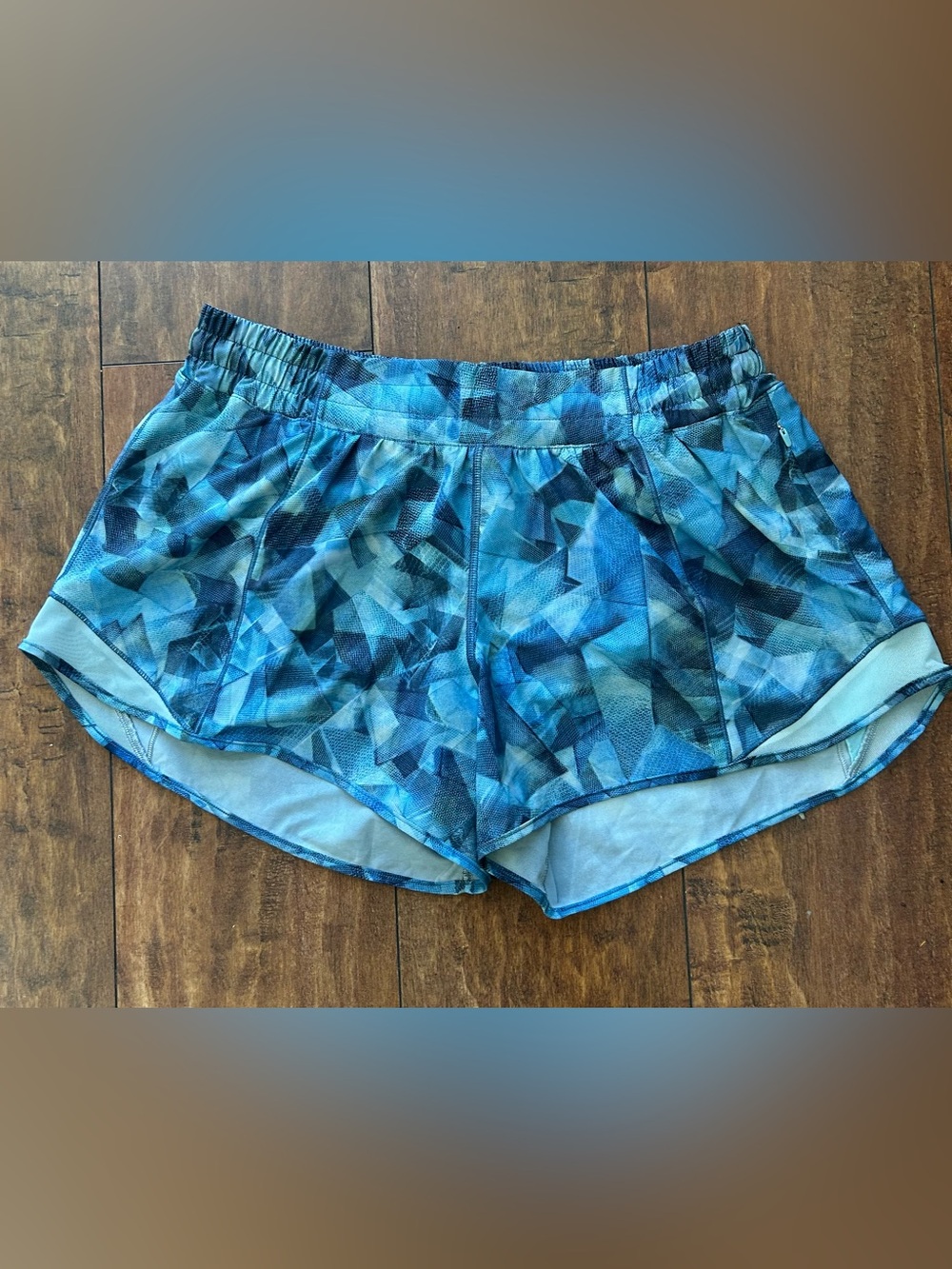 lululemon athletica Women’s Blue Geometric Run Shorts Size 12